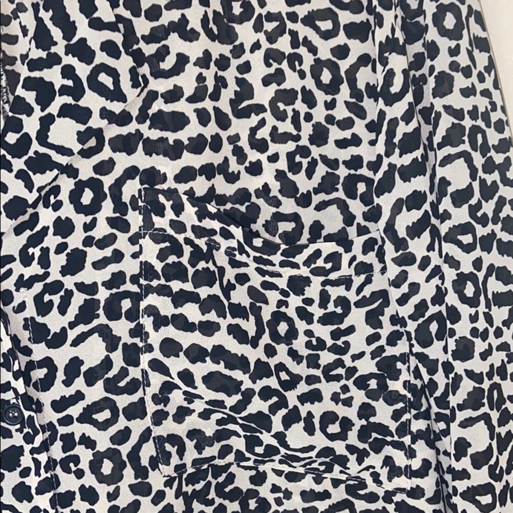 Cheetah Collard Blouse - Picture 5 of 11